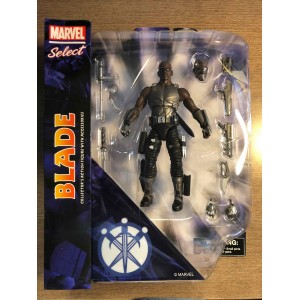 BLADE COLLECTOR'S ACTION FIGURE WITH ACCESSORIES - MARVEL SELECT TOYS