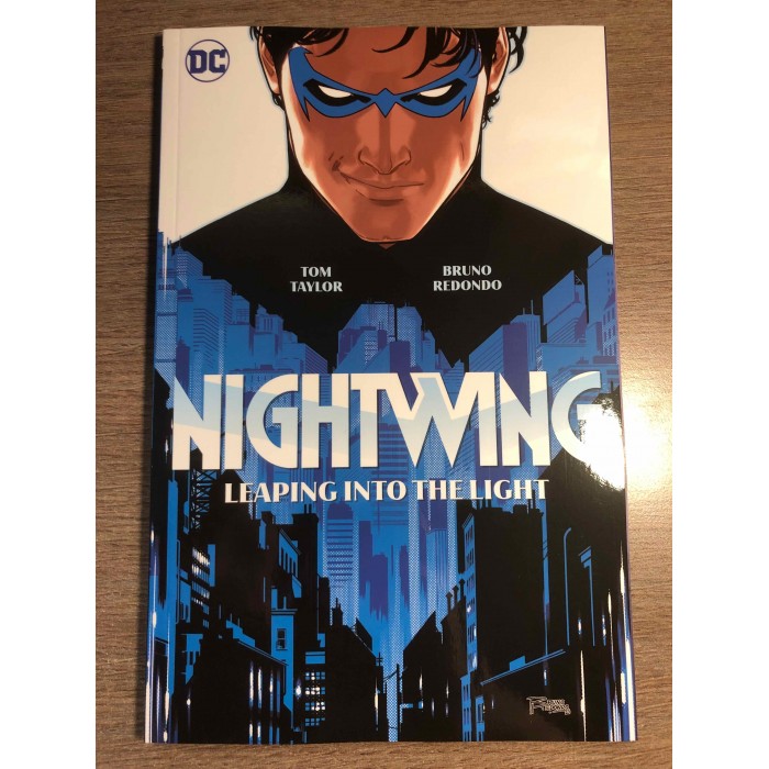 NIGHTWING TP VOL. 01: LEAPING INTO THE LIGHT - DC COMICS (2023)